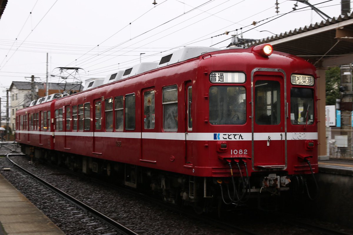 yrs221's tweet photo. #クリスマスなので赤い列車を貼ろう https://t.co/U6mAhOE5Ti