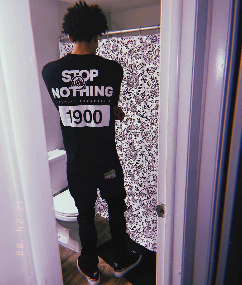 SmokedOuttTaee's tweet photo. 🖤🏁🔥 #DoubleR https://t.co/s7qkIpDNmN