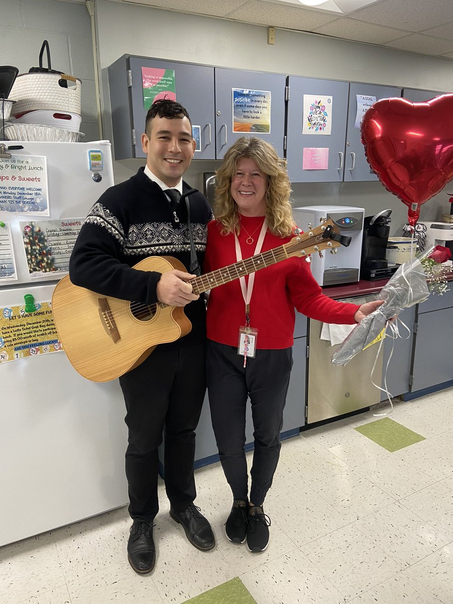 johnnywalylko's tweet photo. It’s an honor to send a singing telegram to Kristy! Happy Anniversary ❤️🙃 https://t.co/ifz0BA2ZGk