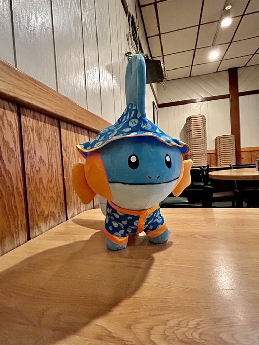 this guy sat at my table and now he won&rsquo;t leave. what should i do https://t.co/ViTlMJ6YM6