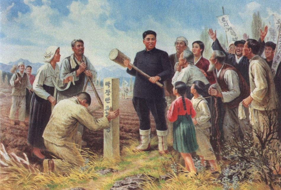 Agitacion_'s tweet photo. #RPDCorea
La octava pintura del libro de arte de Kim Il Sung de Corea del Norte de la década de 1990.
1946 Kim Il-Sung visita una aldea. Y le dio al peón la casa de su terrateniente y puso un cartel de madera . Él escribió '박시반(Park Changban; el nombre del peón)'. https://t.co/rDTZDOfduC
