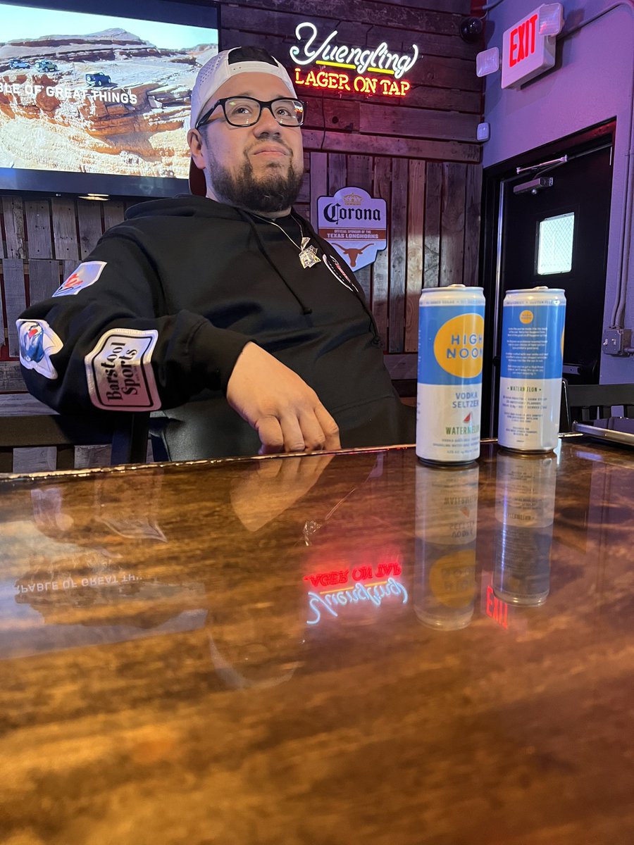 Mexikanman's tweet photo. @barstoolsports hire my boy @MontelongoJohn.  He wears all the merch! https://t.co/SJZ6pGWoMy