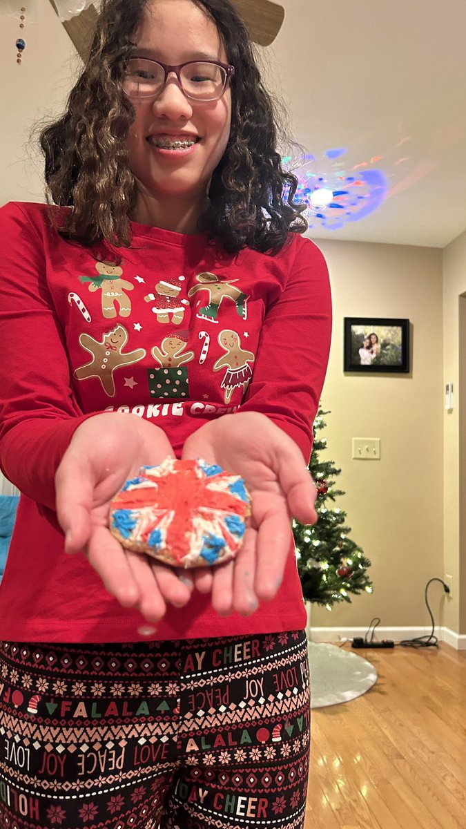 Taking no chances.  In addition to having it on her list, she made a UK countryball to leave for 🎅🏻