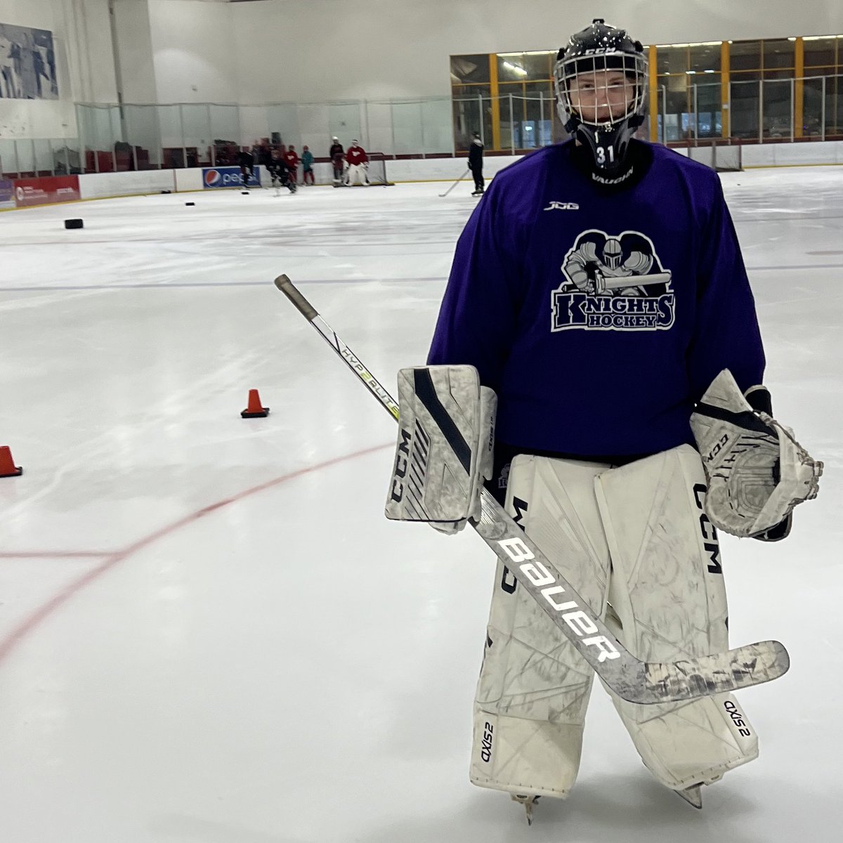 Happy Christmas to all, and to all, a good knight 🗡️ #snowmangoaltending #merrychristmas #private lesson #nodaysoff #clementclarkemoore #arizona #hockey #goaliedevelopment