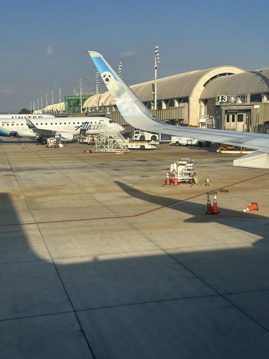 Customer_Effort's tweet photo. @FlyFrontier flight isn’t full… why are we neglecting keeping families together on the flight?!? https://t.co/sQgzBpGPzL