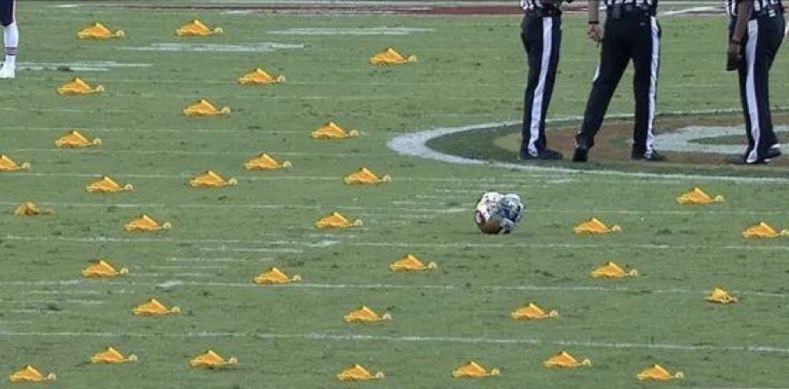 Micah getting held vs Micah roughing the passer #DallasCowboys