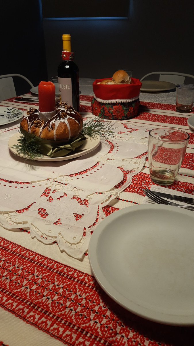 ap_dg's tweet photo. Mi viejo es #croata y siempre recuerda las navidades de simu infancia.. en casa tratamos de revivir algunos detalles para que a sus casi 80 años la memoria siga viva.
#navidad #tradiciones https://t.co/cBqMW46xCs