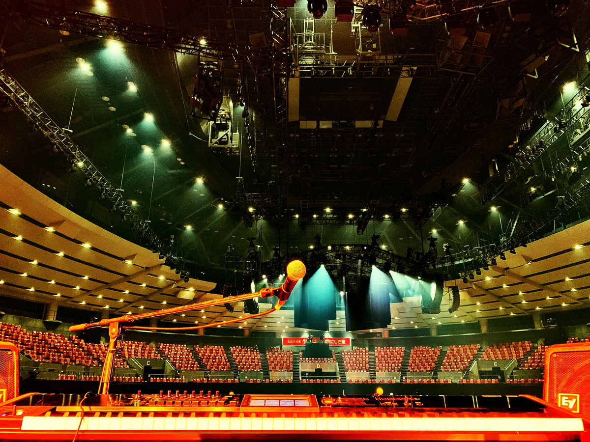 hjmnotes's tweet photo. 浜田省吾さん広島グリーンアリーナ2公演終了。
1年の素晴らしい締め括りになりました。
広島やはり僕にとっても、、縁深い場所です。
呉線から呉での演奏も、格別でした。
ありがとうございました。
また来ます！ https://t.co/I95vbU4OOu
