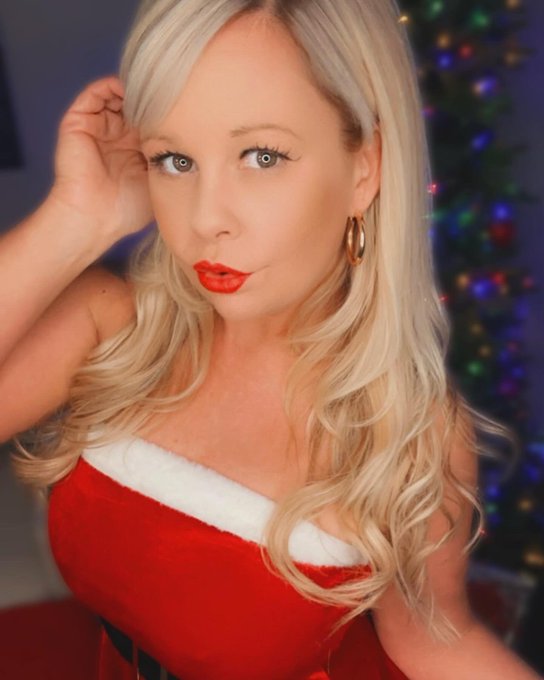 Dear Santa,  What if I was good at being naughty!?? https://t.co/pUaKlJ3SQR<a href="/tag/lingerie"class="tags"><span>#lingerie</span></a><a href="/tag/beautiful"class="tags"><span>#beautiful</span></a><a href="/tag/curvygirl"class="tags"><span>#curvygirl</span></a><a href="/tag/amateur"class="tags"><span>#amateur</span></a><a href="/tag/onlyfans"class="tags"><span>#onlyfans</span></a>