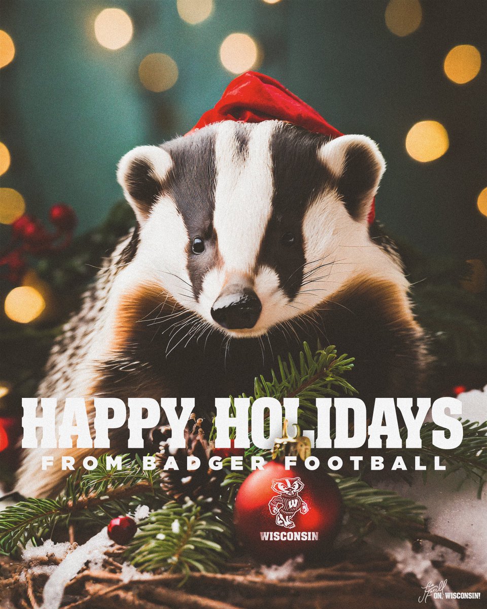 Happy holidays from Badger football! ❤️