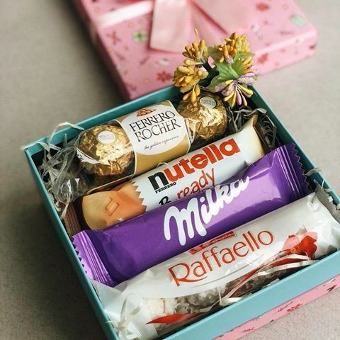 Para <a href="/__CxndyHell/">ᅠᅠᅠ— 𝘾𝙝𝙞𝙯𝙪❗</a> los dulces sin duda eran una buena opción. Aunque tendrá que pedirle que disminuya su dosis después de las fiestas. No podrá estar con ella ahora, pero irá después de la medianoche a visitarla. La ha dejado 》