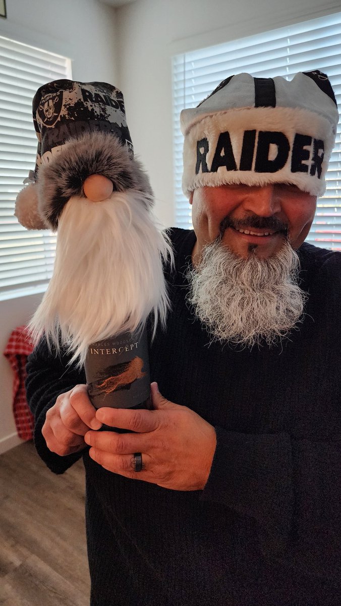 R8RGIRL's tweet photo. Merry Christmas!🖤☠️🖤☠️ homie don't you Gno-me! #RN4L #InterceptWine @CharlesWoodson @Raiders https://t.co/Usahz9jN0F