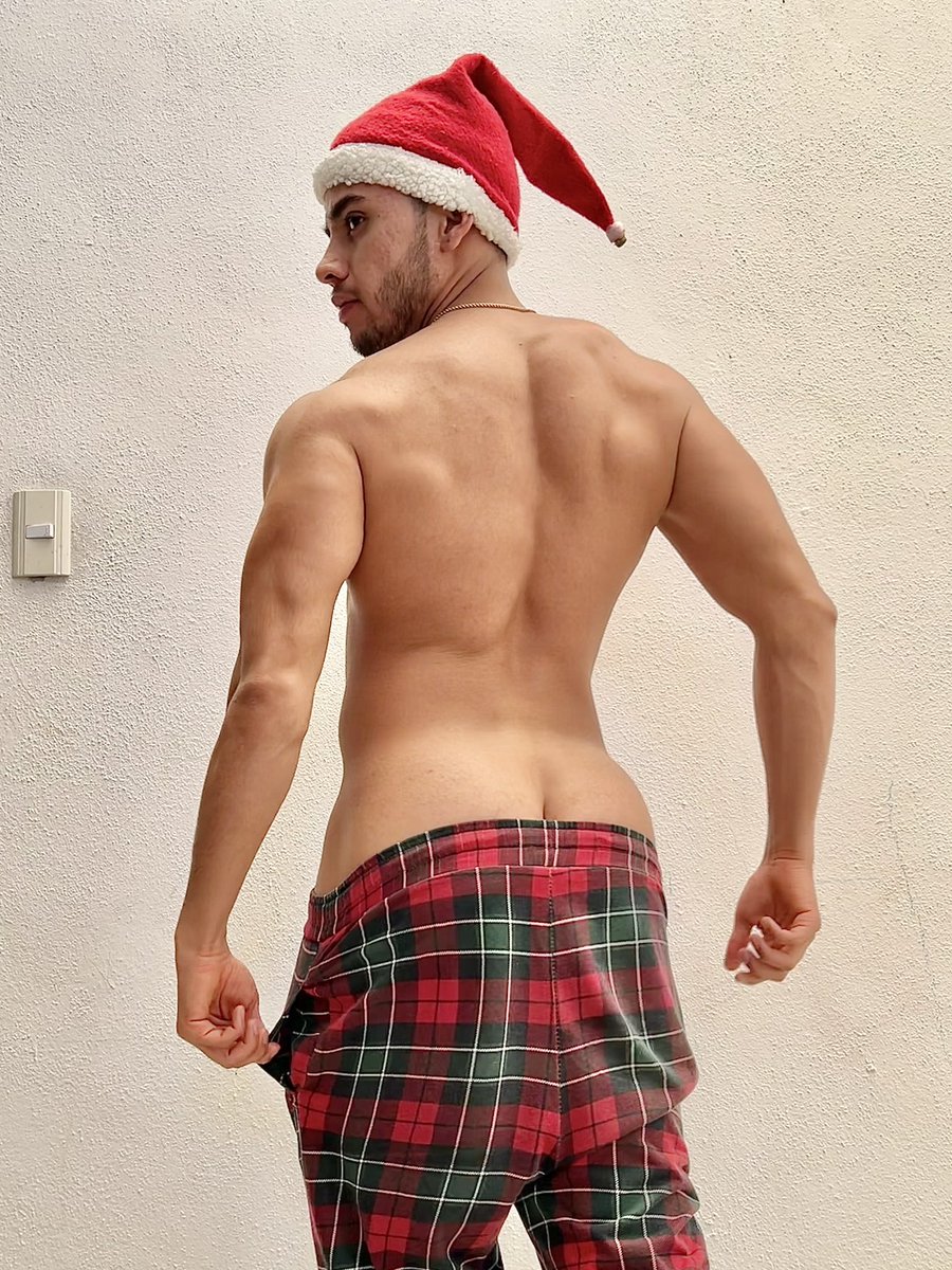 pablogtz02's tweet photo. Feliz navidad para todos ustedes 🎅 https://t.co/QnUynrCuaV