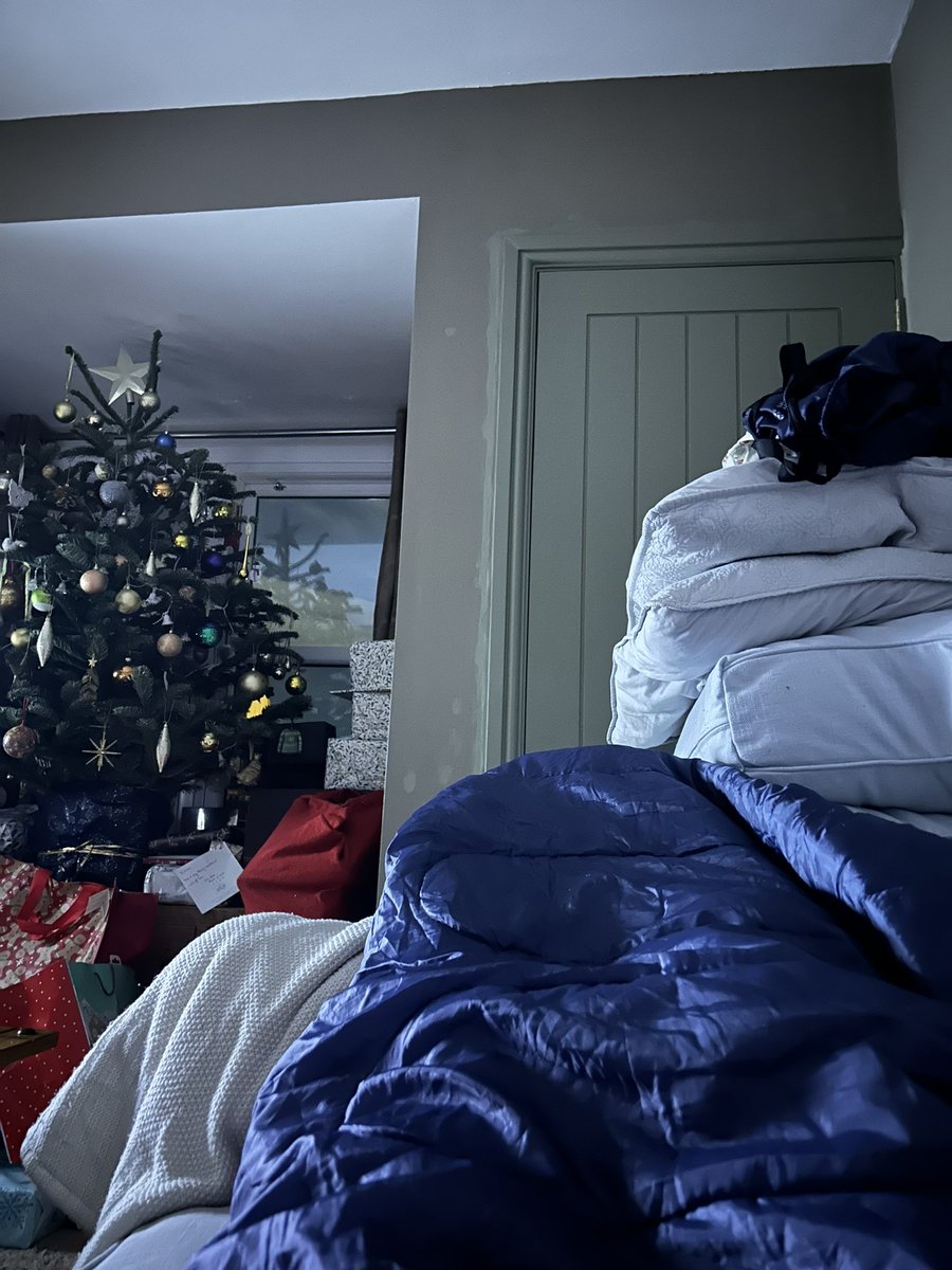 Emily Slater tweet media