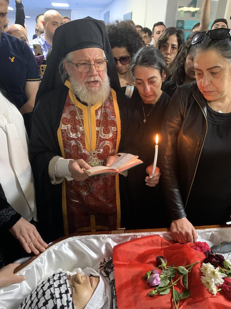 En esta Navidad, recordamos la periodista palestina cristiana Shereen Abu Aqleh asesinada por francotirador israelí en Jenin, en la Cisjordania ocupada.¡HONOR Y GLORÍA!