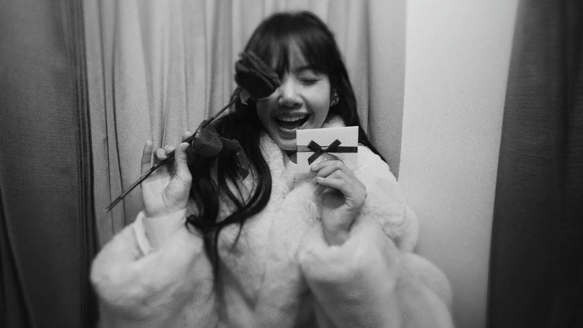 random lisa pics tweet media