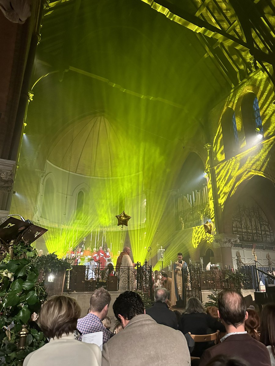 @stmichaelbarnes <a href="/SouthwarkCofE/">Southwark Diocese</a> <a href="/churchofengland/">The Church of England</a> <a href="/ReporterJane/">Jane Powell</a> <a href="/G_LAM_S/">Gemma Curran</a> <a href="/singstmichaelb1/">@singstmichaelbarnes</a> Beautiful! Happy Christmas.