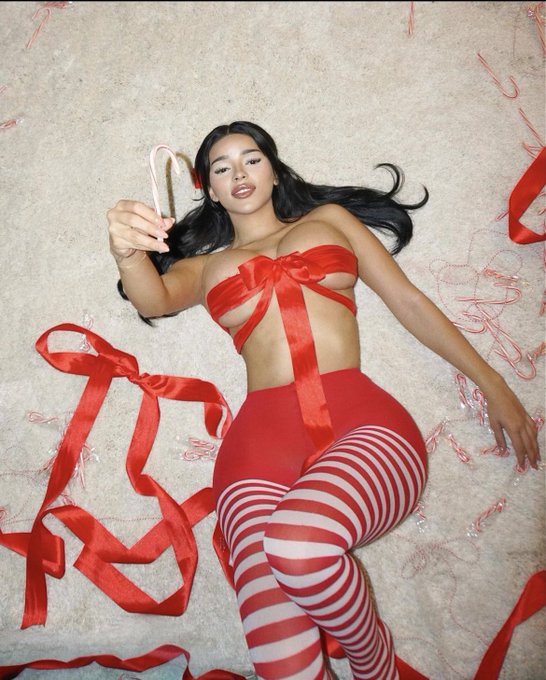 naughty or nice? 🥰🎁🎄 https://t.co/nbstIclcIB