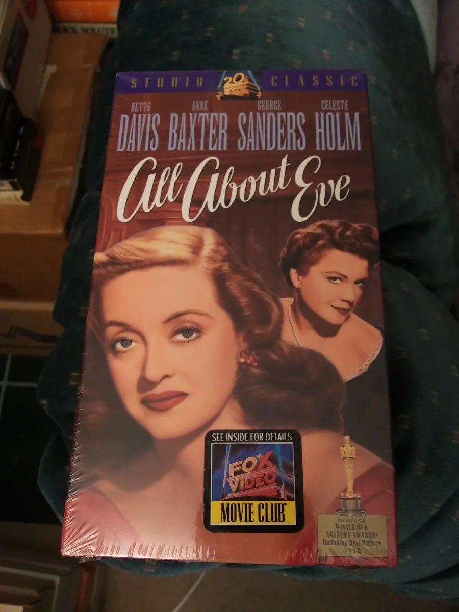 As we are on the Eve of Christmas and also approaching the Eve of Season 14 then it is a perfect time to watch this five bagger 🍿🍿🍿🍿🍿