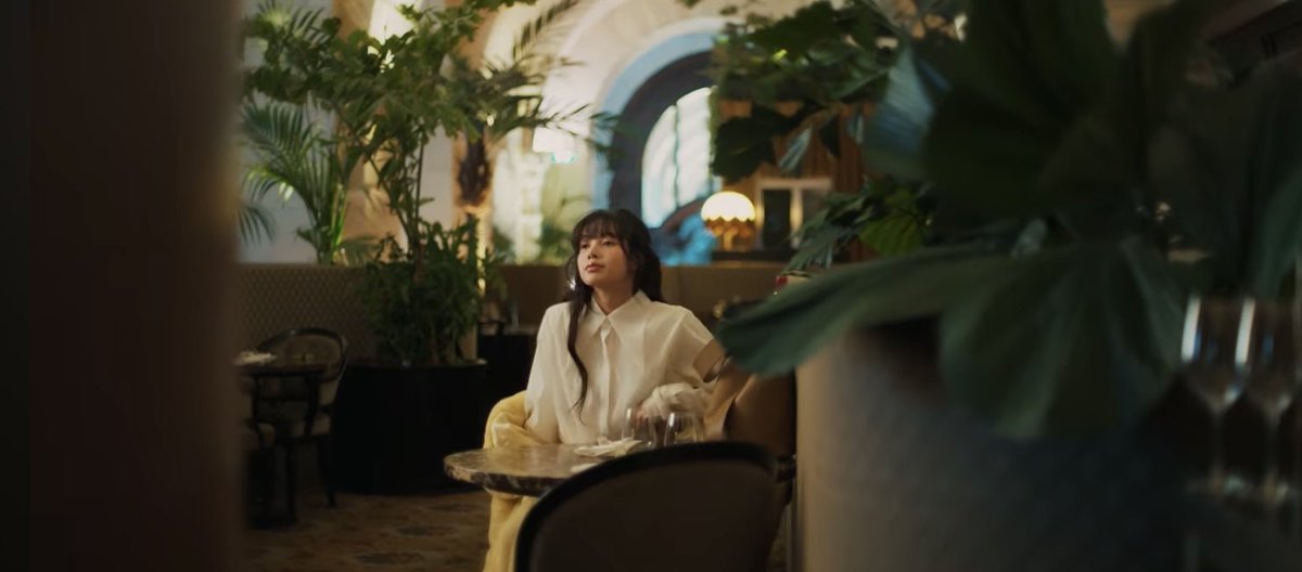 PopCrave's tweet photo. LISA of BLACKPINK has released a cover of Britney Spears’ “My Only Wish (This Year).”

Watch: https://t.co/GcfYOYioNV https://t.co/eI33lu7XA7