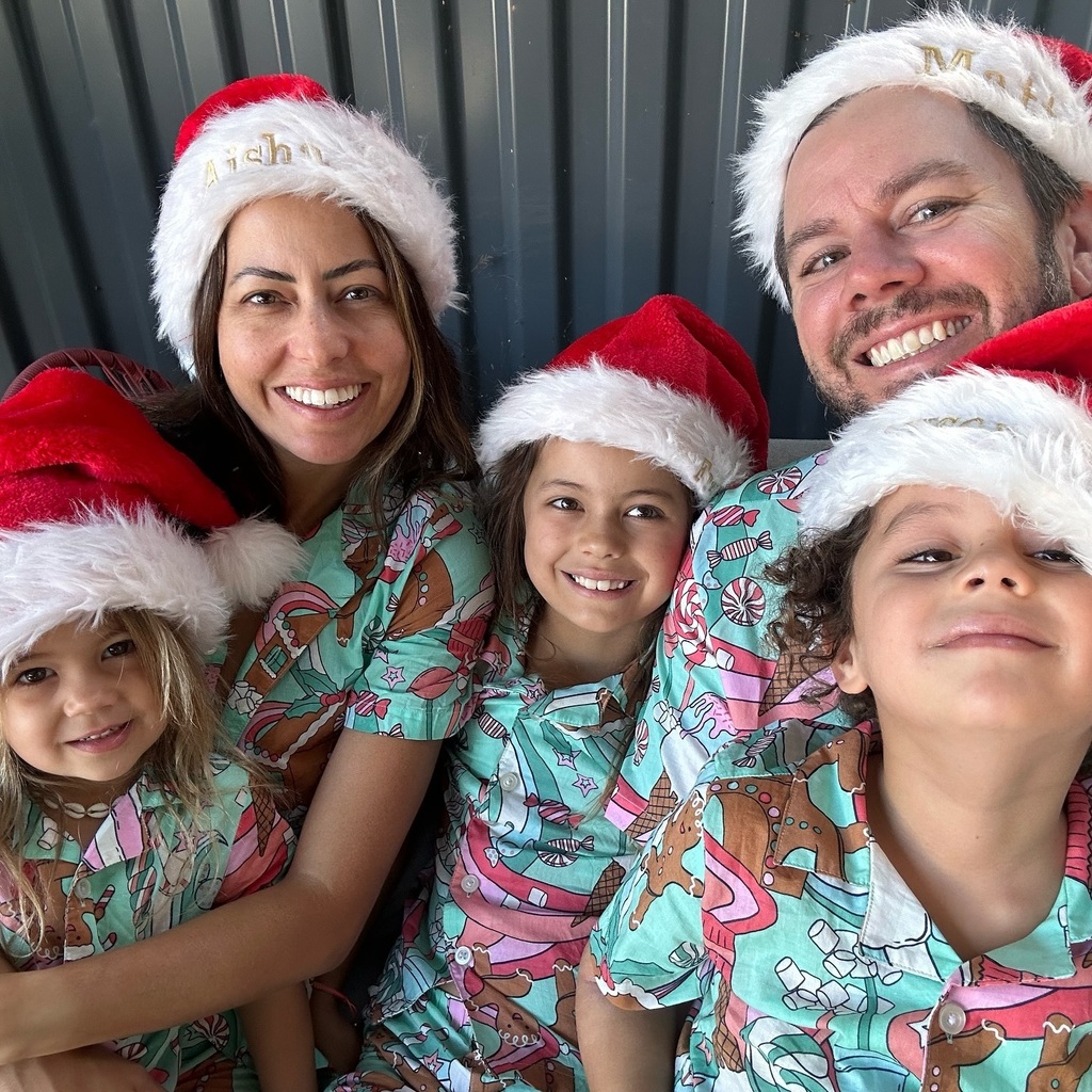 🎄🎅 Merry Christmas 2023 from The Pounds. instagr.am/p/C1QQimyB_9J/