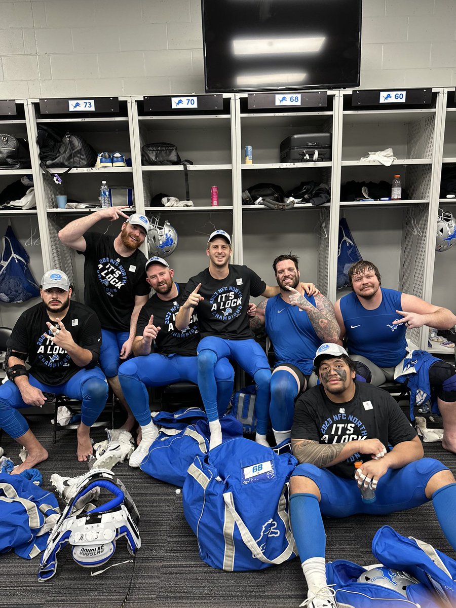 Taylor Decker tweet media