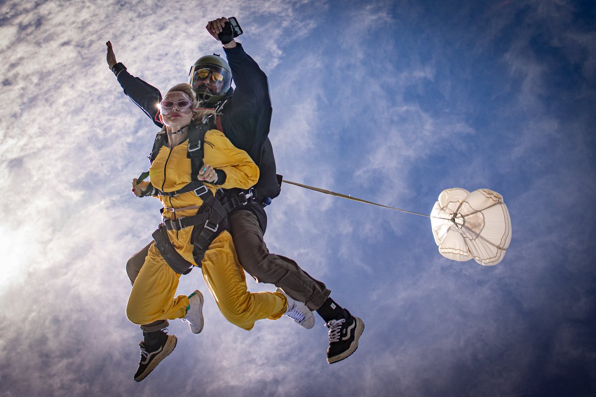 FreefallData's tweet image. Jumping on Christmas Eve at Skydive Santa Barbara with USPA TI Sean Moriarity! #freefalldatasystems #skydivesantabarbara