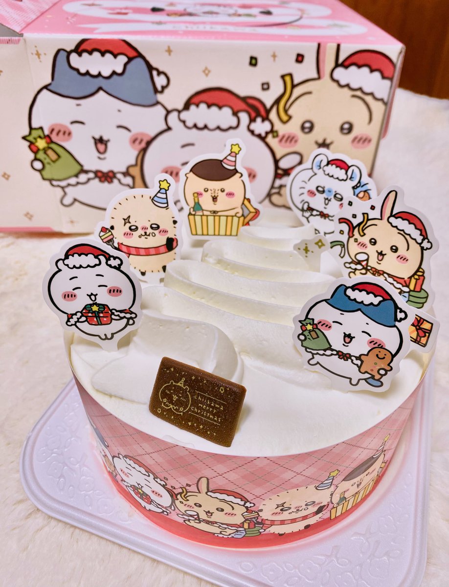 moko_chiikawa's tweet photo. ちいかわクリスマスケーキ🍰
可愛い☺️
ホールケーキなんて予約したのいつぶりだろう、幸せな気持ちにさせてくれてありがとうちいかわ達😭 https://t.co/6GJcEanFxE