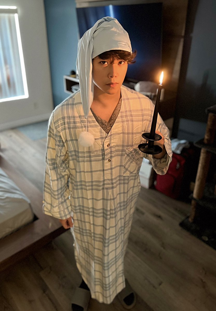 AleksLeVO's tweet photo. honk shoo mimimi 😴💤

i’ve always dreamed of being the ultimate eepy guy, so i gifted myself the ideal outfit for this Christmas Eve 🎁🎄✨ https://t.co/ZhTbXjcggv