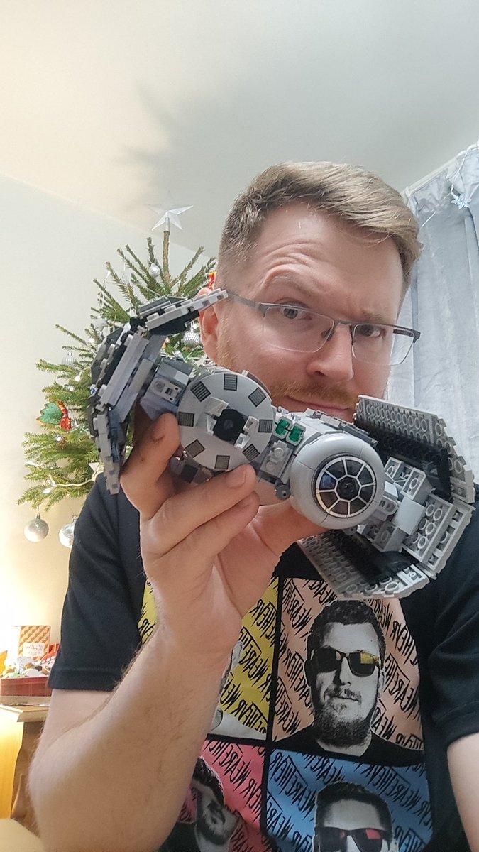 justmark127's tweet photo. Első LEGO szett életemben készen 😄👍 achievement unlocked 😆 nagyon király élmény 🤗 így a 10. Lego streamre már illett is #wearethevr https://t.co/rzZrNQIIXD