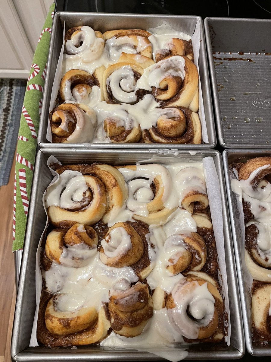 jess824's tweet photo. #cinnamonrolls #readyforchristmasmorning https://t.co/9rc4I9HnRw