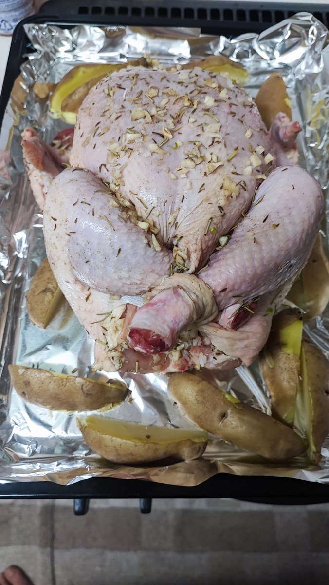 Tejimmy's tweet photo. 見た目はうまく行ったんだけど…
#中まで火が通らなかった
#フライパンで焼き直し
#クリスマスにはやっぱりSHAKE
#NOCHICKEN https://t.co/4f14LrnMrR