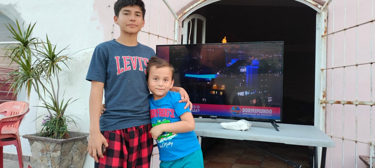 niko_hr's tweet photo. @TUDNMEX #TuPaseCompleto Hugo y Aaron disfrutando en familia https://t.co/fOLVs4Hupw