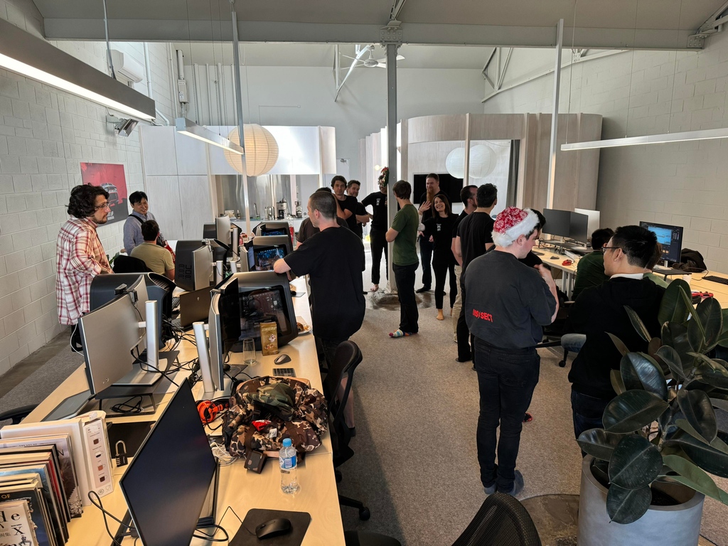 UltStudio_'s tweet image. Nothing like a family photo to welcome in the holidays! We had an amazing time at our Christmas break party, with staff from all over flying in to celebrate a great year. Merry Christmas from the Ultimate Studio family to yours!