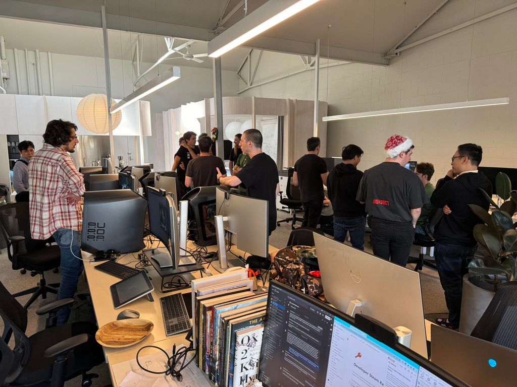 Nothing like a family photo to welcome in the holidays! We had an amazing time at our Christmas break party, with staff from all over flying in to celebrate a great year. Merry Christmas from the Ultimate Studio family to yours!