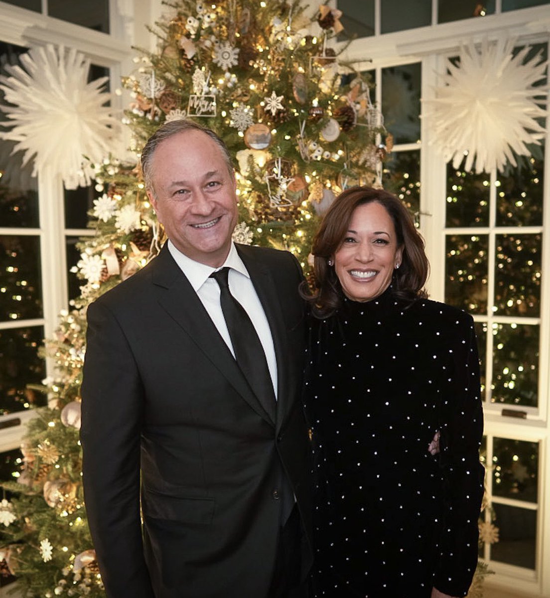 VP46Archive's tweet photo. Wishing everyone a happy holiday season. https://t.co/iE7UDDLlV6