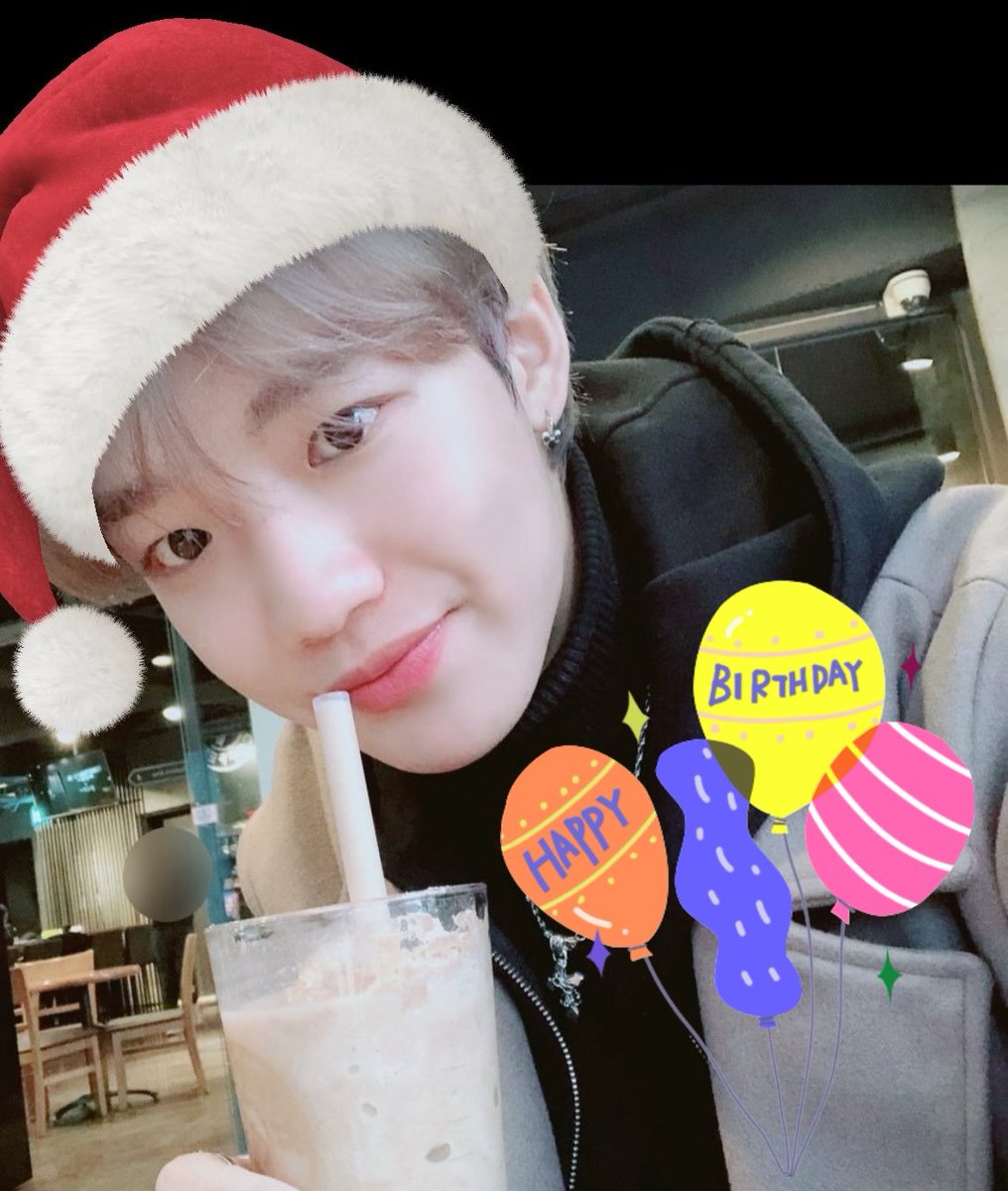always0wiu's tweet photo. 방토님들~ 메리 영민스마스! 영민님과 함께 즐거운 시간 보내세요. 일본에 영민님 보러 가시는 분들 응원 많이 해주세요^^ 영민님도 즐겁고 행복한 생일 보내시길 바래요~^^❤

#임영민 #영민 #행복한_영민스마스 https://t.co/3qWl1LBCqY