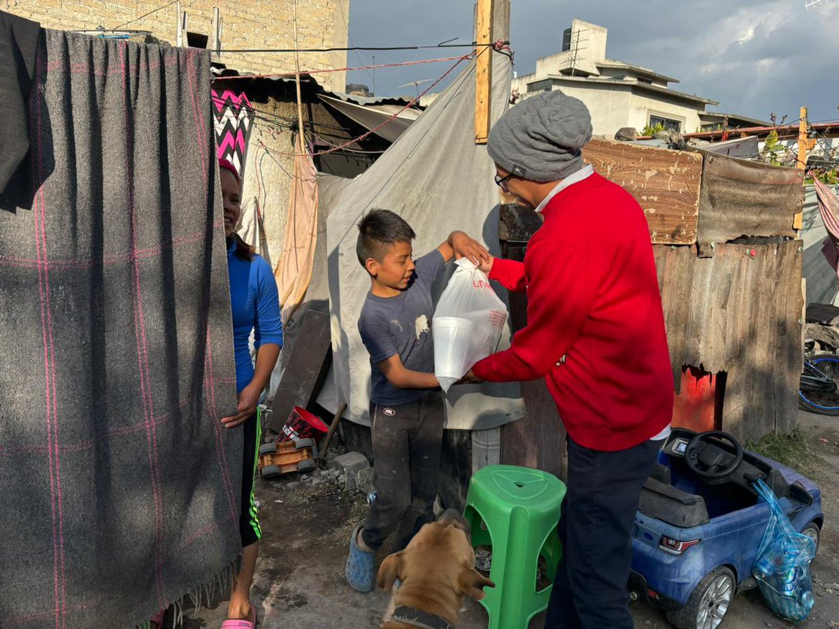 NAVIDAD ES SIGNO DE AMOR 
Regalamos 350 cenas Navideñas en la zona Chinampera de Xochimilco, porque todos tenemos derecho a disfrutar la #nochebuena2023 y una #FelizNavidad 

#PetitFilsMéxico Gracias <a href="/LMadrinas/">Las Madrinas</a> !!!!