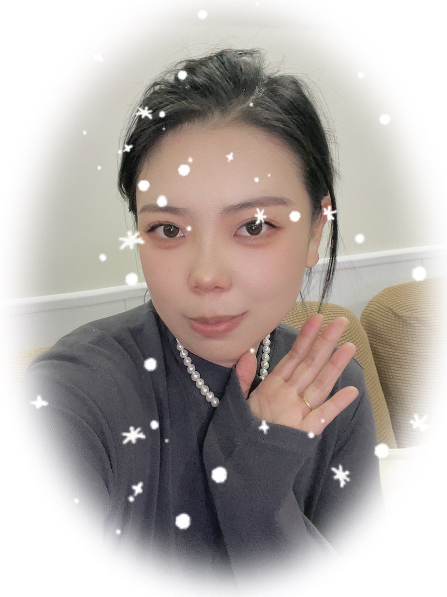 Carolche1121's tweet photo. Dears，

I wish you Merry Christmas! 

Thank you for your support. I hope your family is happy，all the best in your work！

Best regards!🎄🎄

Carol https://t.co/pU0I1dsKyP