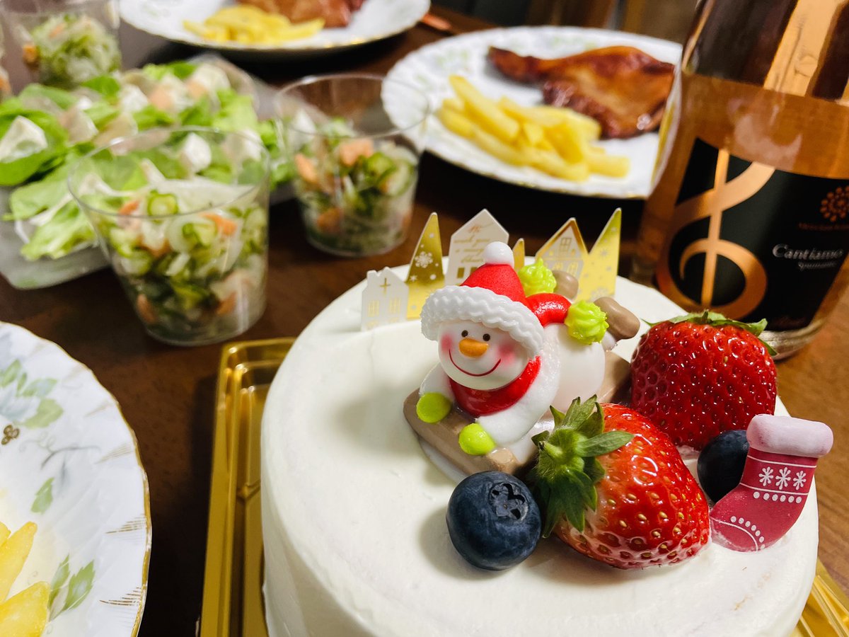 _kai_ss_'s tweet photo. 今は学校のこととか家のこととか、何も考えないで好きなことしていいって言ってくれる人がいるって幸運なことだと思う。
一人暮らしも手伝ってもらってるのでひと月後の母の誕生日にはなにかしてあげたいなぁとか思ったり。小さいことでいいので。 https://t.co/OTy6IrgbNG