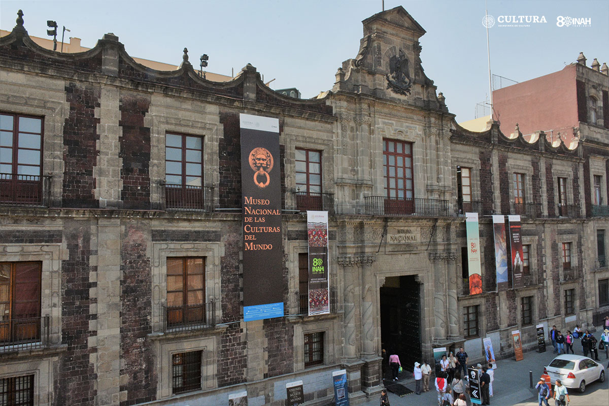 Vinsmoke_Lopez's tweet photo. No es solo que One piece sea parte de la cultura pop actual, sino que es probable que con el paso de los años se aceptara con mayor facilidad que es una obra cultural hecha y derecha, sin juzgar formatos...🖊️
Fotografía del Museo de las culturas del mundo, Ciudad de México.🐾 https://t.co/DjsF72fOLK