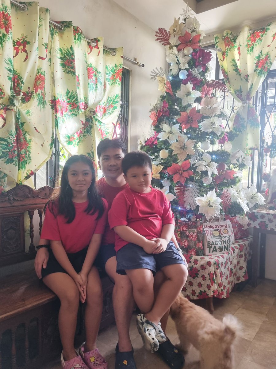 DinCarp's tweet photo. Merry Christmas https://t.co/84jTDjrnXZ