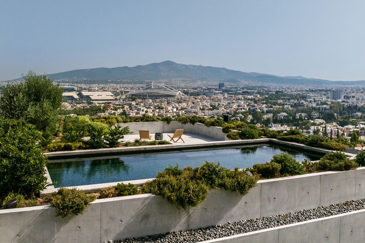 A Filothei house rises to the occasion in its angled Athens plot trib.al/CWjdlw9