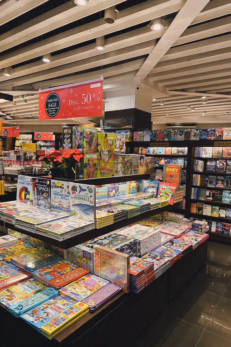 luneillei's tweet photo. periplus year end sale visit 🫶🏻🫶🏻🫶🏻 

i got a lot of books this time 🤭 https://t.co/mhvx1KSRIW