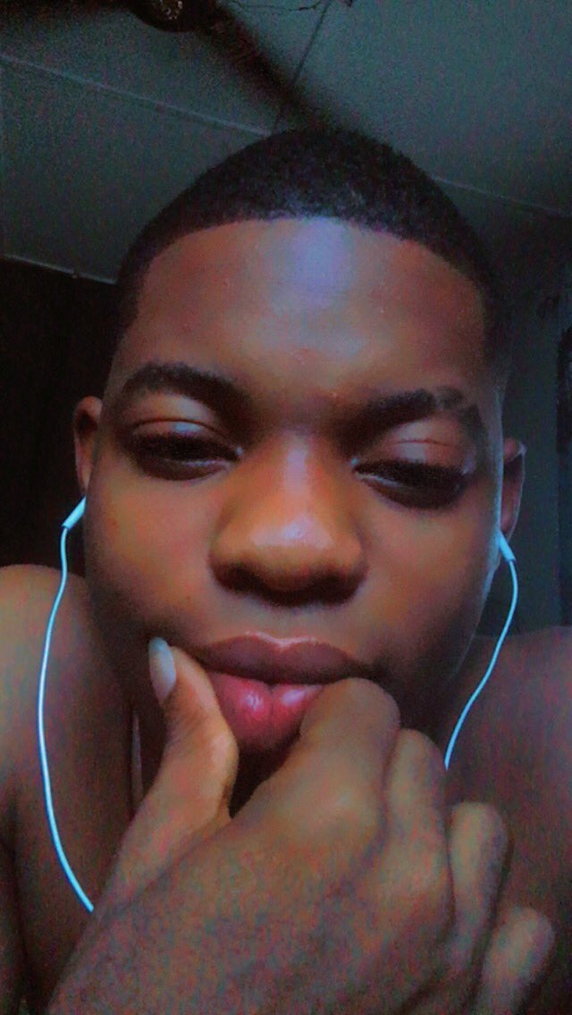 Just give me a kiss 🥰💋