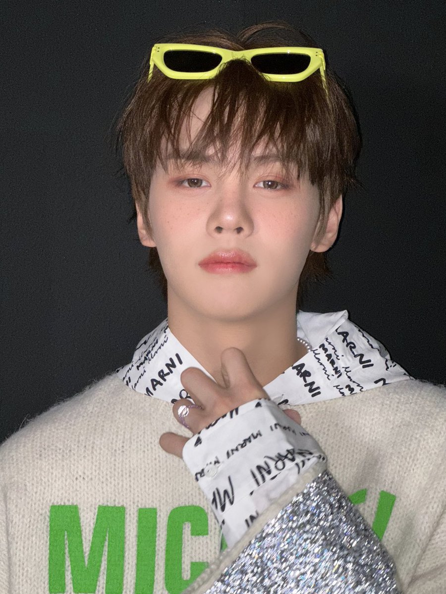 _💌

해피 홀리데이!!!!제로즈ㅎㅎㅎ크리스마스 선물이야 올해만큼 내년도 행복하고 벅차게 아주 행벅하게 보내자고❤️ 항상 사랑하고 우리 제로베이스원이 2024에도 아주 열심히 활동하고 표현할게요 살앙해❤️‍🔥

#KIMGYUVIN #김규빈
#ZEROBASEONE #ZB1 #제로베이스원