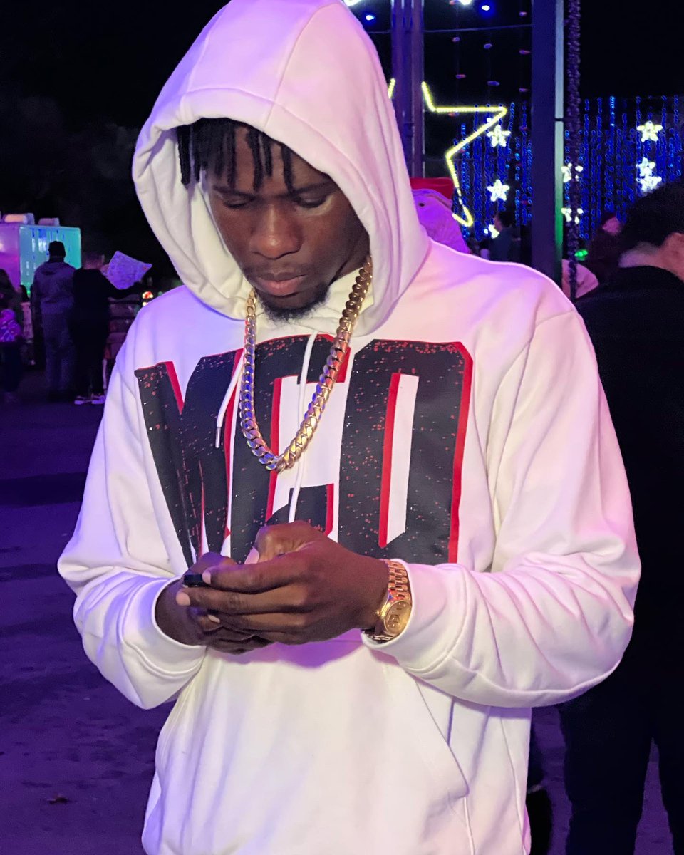 CeaseDinero's tweet photo. Just Stopping By…. https://t.co/JEsiMR1P9B