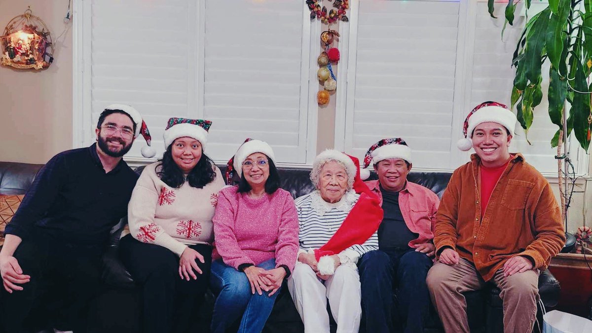 conradc's tweet image. Happy Christmas Eve!