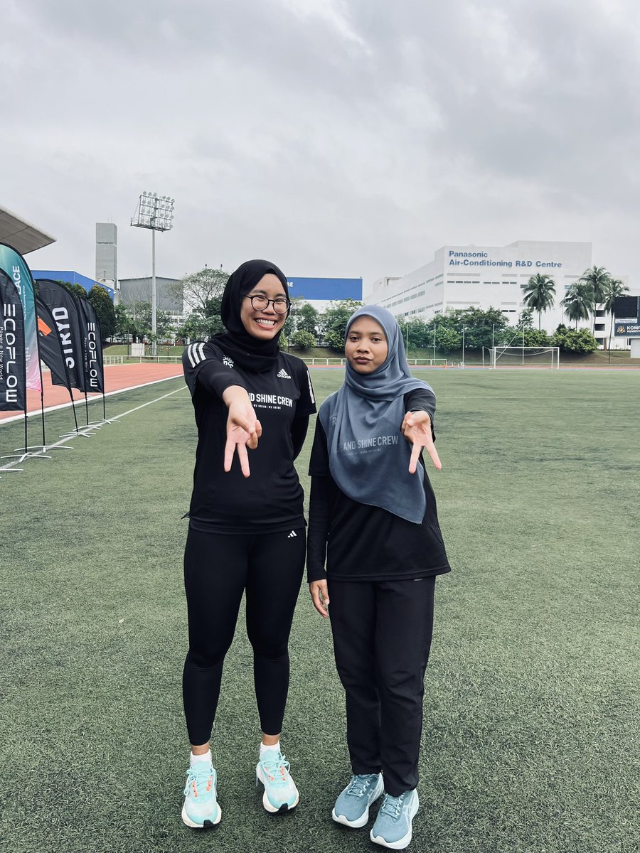 WanZaheedahM's tweet photo. The initial plan was to go easy at #Breaking5000. But we decided at the very last min to pace Alia Bee for her sub-30 and it was a success!!!!
Lovinโ my splits! Thanks @BigBigPlace & AJKM ๐ฅฐ https://t.co/ECYYBZAmO4