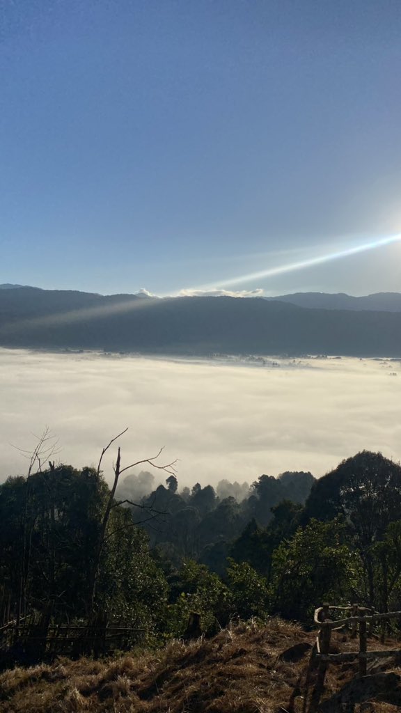 Siddharth_14's tweet photo. Time Lapse of Sunrise from the ‘land of Rising Sun’.Christmas brings in the majestic views https://t.co/svQBcPyBPL